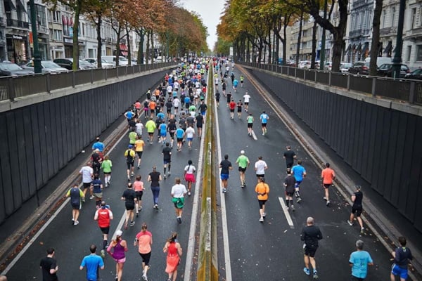 People running in a marathon style race